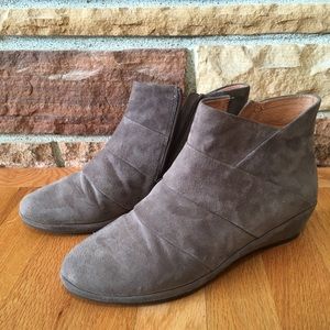 Gentle Souls Suede Booties Like New